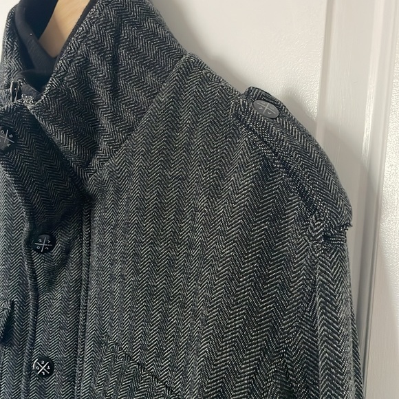 Lost jacket - Picture 5 of 9